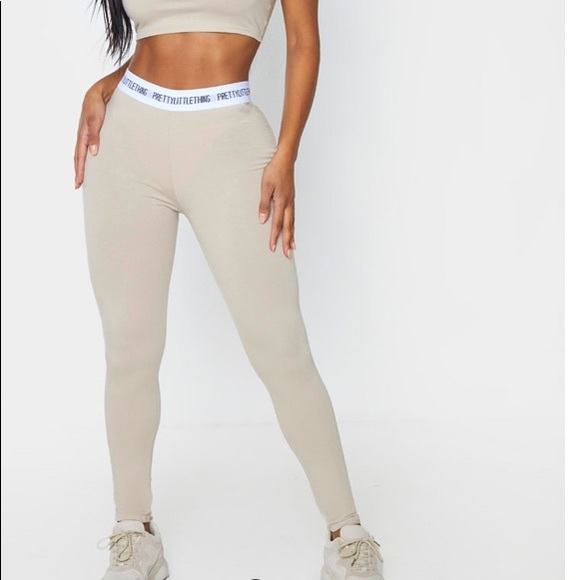 PRETTY LITTLE THING - Picture 4 of 5